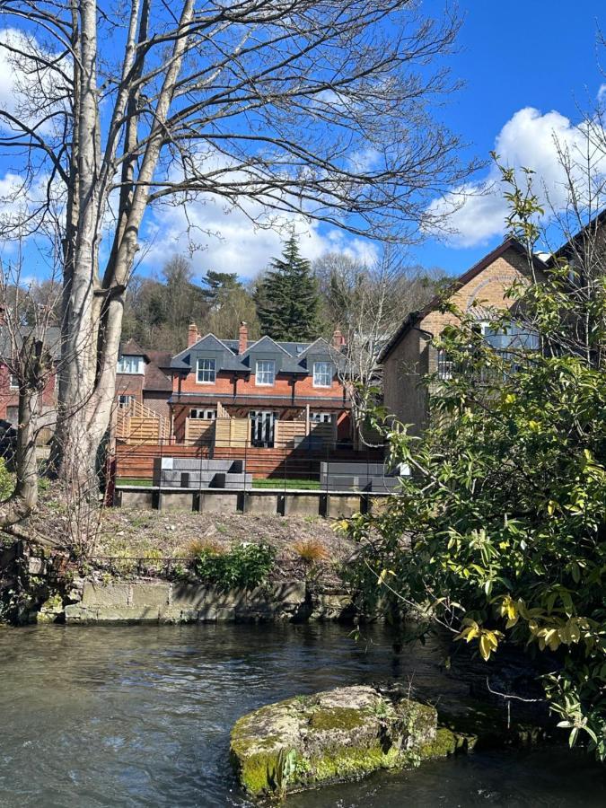 Vila Beautiful House On The River Itchen Winchester Exteriér fotografie